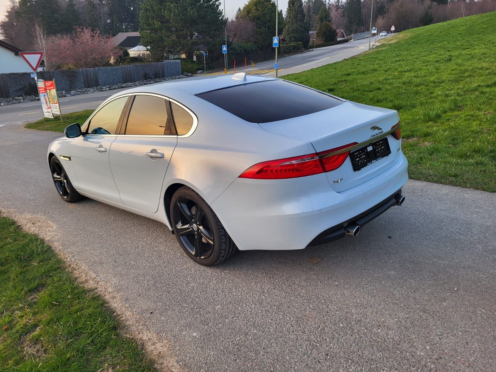 Jaguar Automobili: JAGUAR XF 3.0 – Usato da Wetzikon ZH venduto da sha_96dr 6