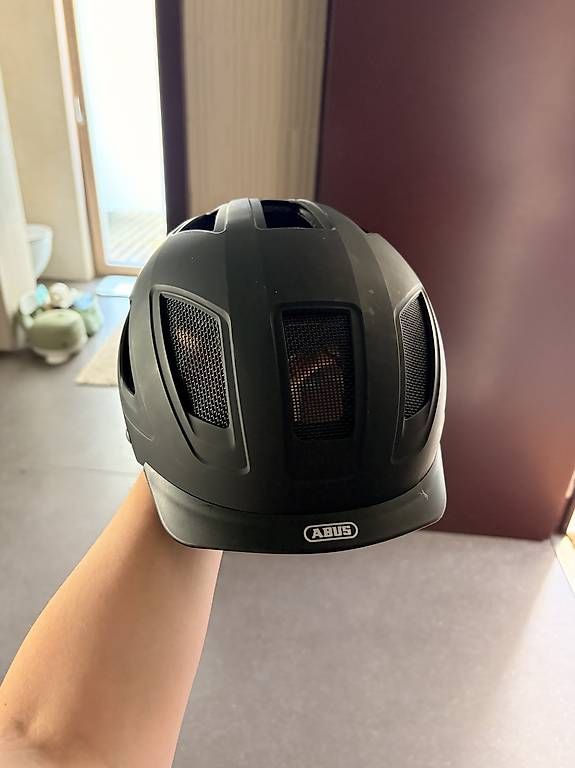 Abus Helme: Abus Herrenhelm – Gebraucht aus Gunzwil von iy61