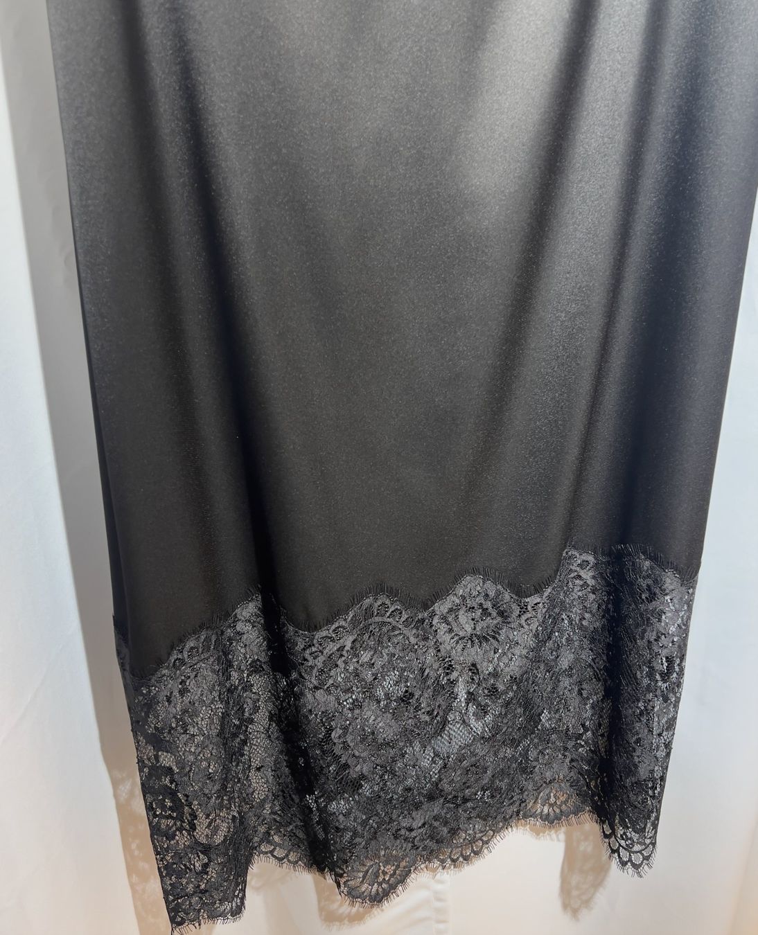 Robes: Schickes schwarzes Kleidchen mit Spitze – Neuf avec emballage d'origine à Zürich par Naebeli 3