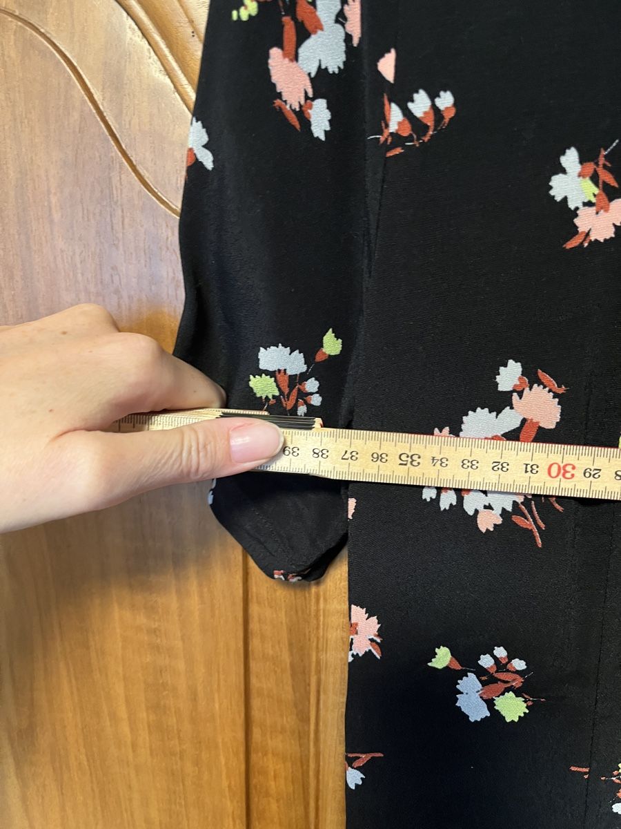 Kleider: Kleid Minus Blumenmuster schwarz Gr. 36 – Gebraucht aus Rotkreuz von zisii 2