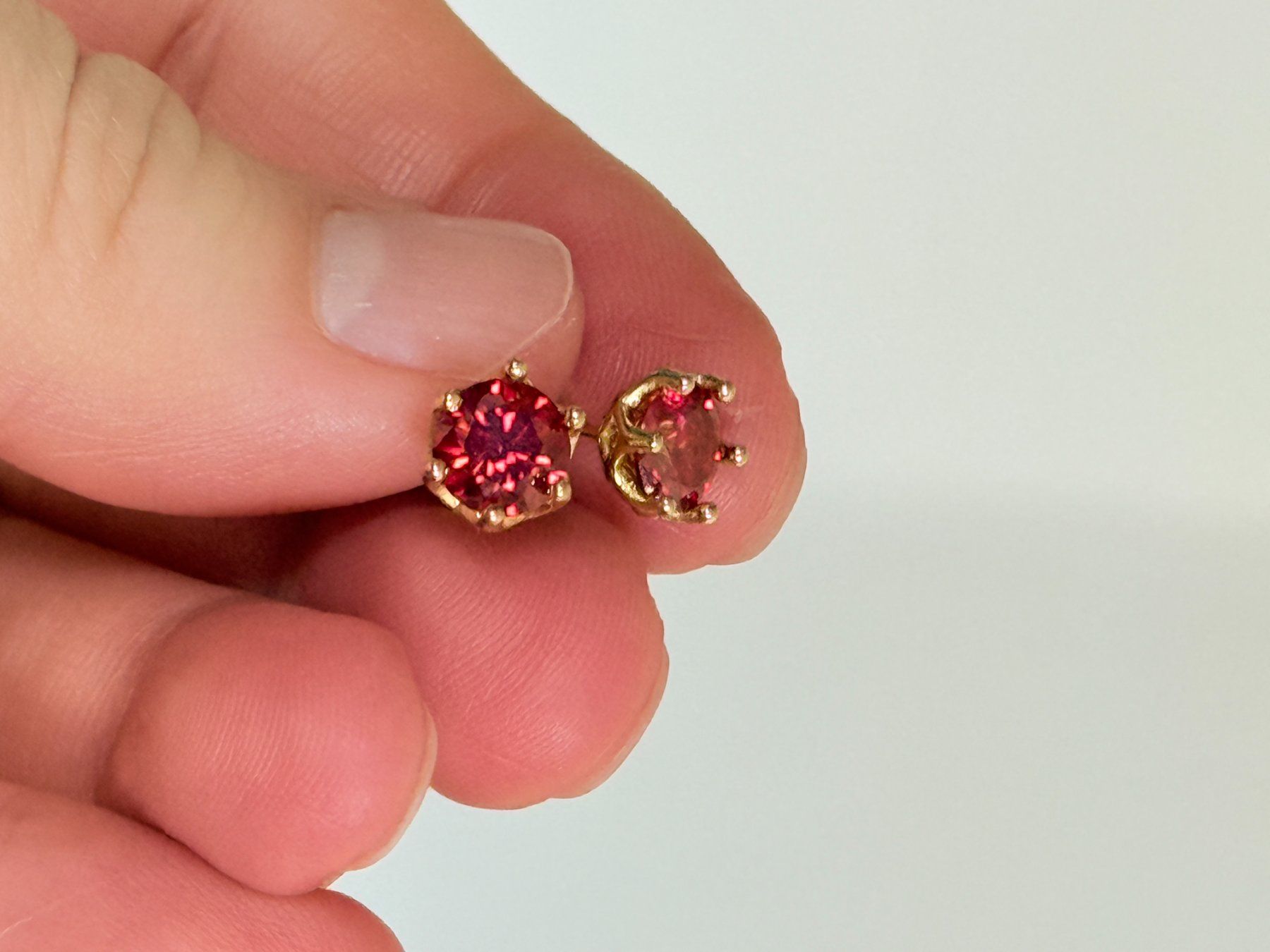 Orecchini pendenti & Orecchini a lobo: 1CT GRA Moissanite Earrings Stud With 2 Certificates 6,5mm – Nuovo e nell'imballaggio originale da Genève venduto da AWWA 8