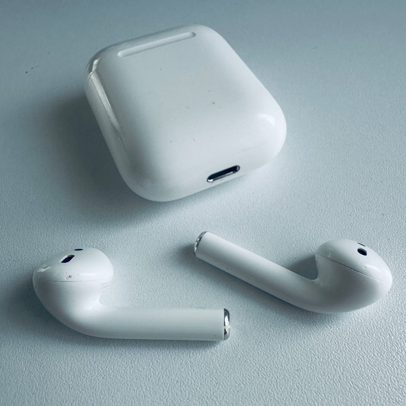 Apple Cuffie: Original Apple AirPods 2 Kopfhörer Wireless Lightning Kabel – Usato da Basel venduto da MY.AIRPODS.SHOP 6