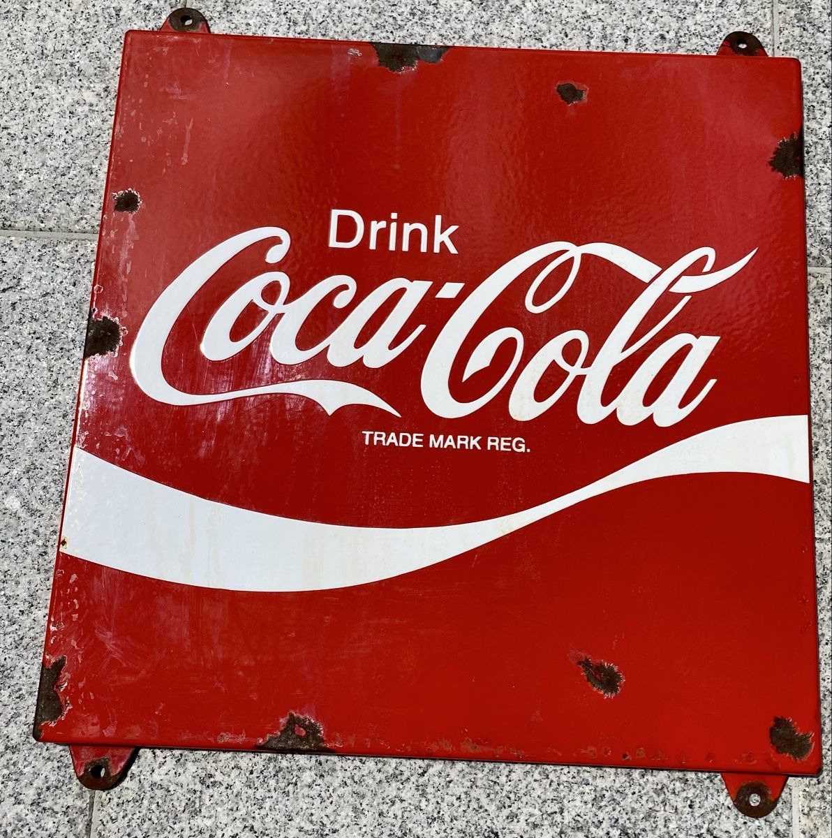 Coca-Cola Schilder: Coca-Cola Emaille-Schild – Gebraucht aus Rotkreuz von Once0 2