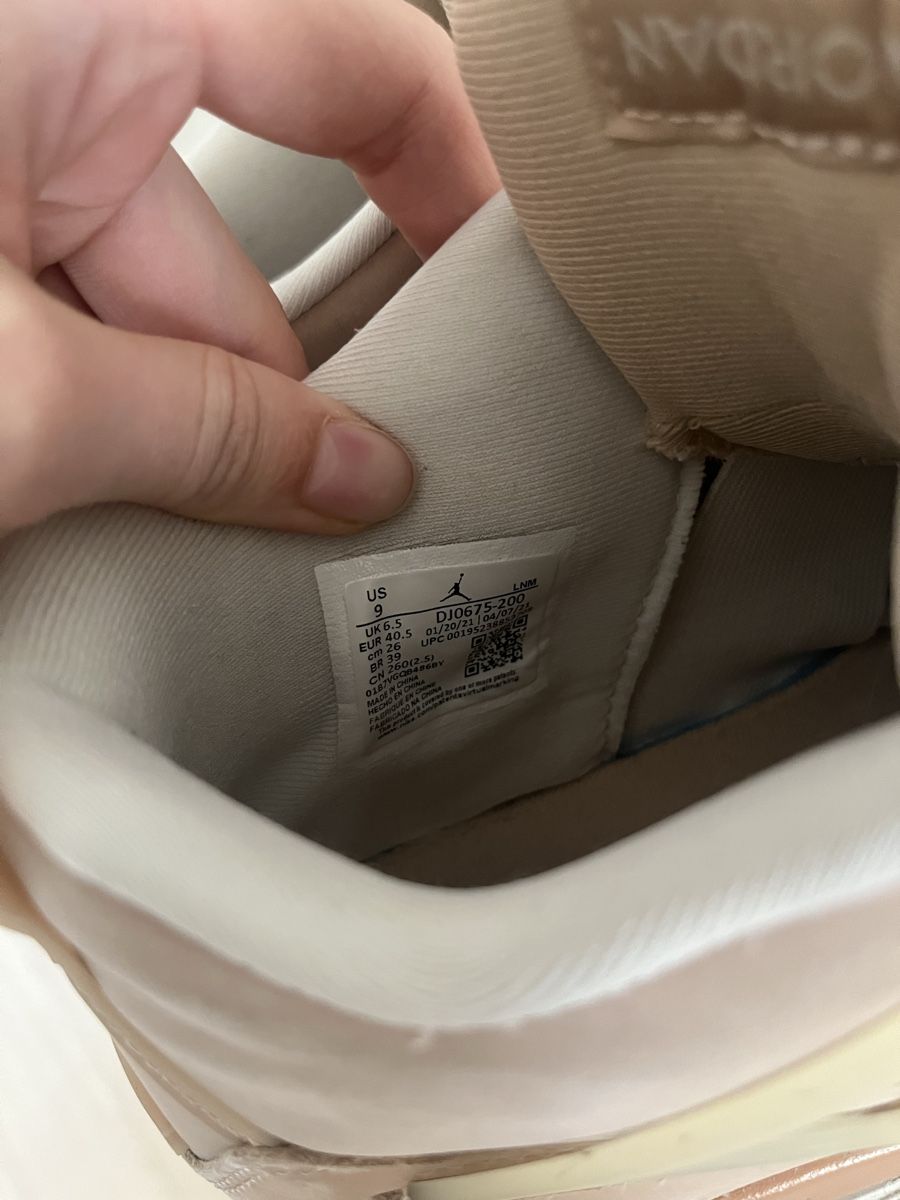 Jordan Scarpe da donna: Air Jordan 4 Retro Shimmer – Usato da Ennetbürgen venduto da ser_q5qn 5