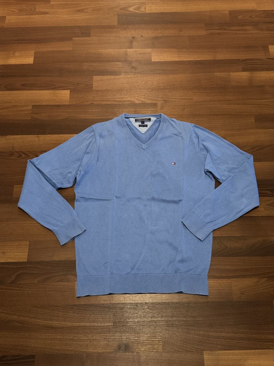 Tommy Hilfiger Maglioni & Felpe: Tommy Hilfiger V-Neck Pullover ab 1.- – Usato da Gränichen venduto da lixil 1