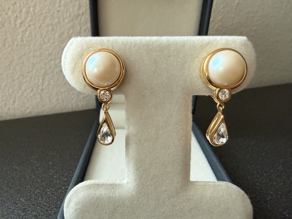 Orecchini pendenti & Orecchini a lobo: ✨Vintage Perlen- und Strass-Ohrringe – Usato da Lamone venduto da LaCantinaMagica 3