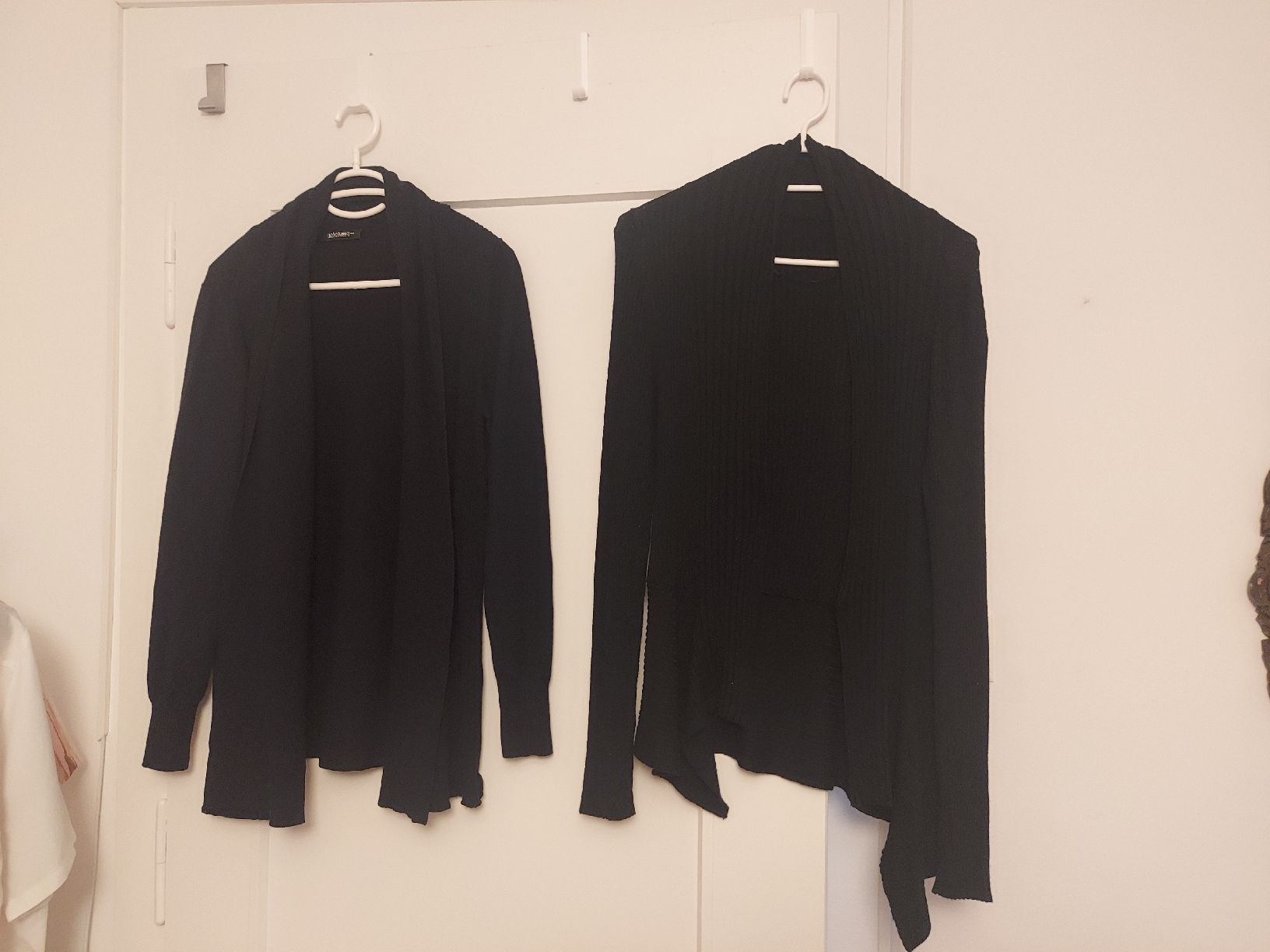 Lots de vêtements: 14 Oberteile – D'occasion à Biel/Bienne par mas_fx95 4