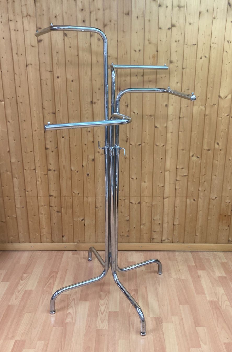 Porte manteau: Kleiderständer 4-Arm, Chromstahl – D'occasion à Langnau i. E. par flexibus77
