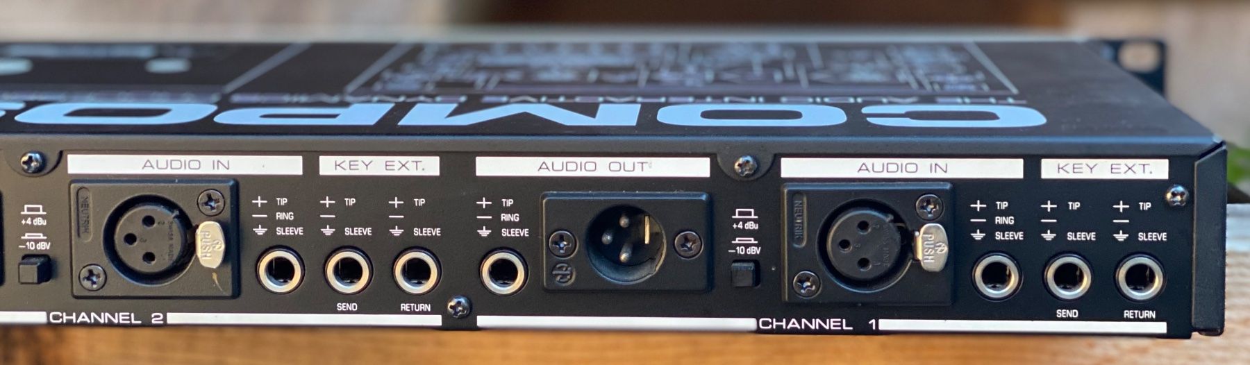 Console di mixaggio: Behringer Composer MDX 2000 – Usato da Wirzweli venduto da Kreonides 3