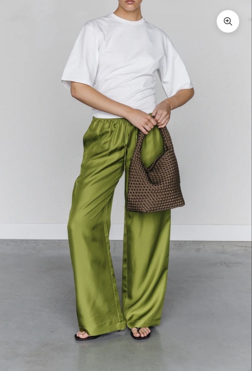 Taschen für Damen: MARREA NEU BUCKET SMALL Tasche – Neu und originalverpackt aus Wallisellen von Lan_82sz