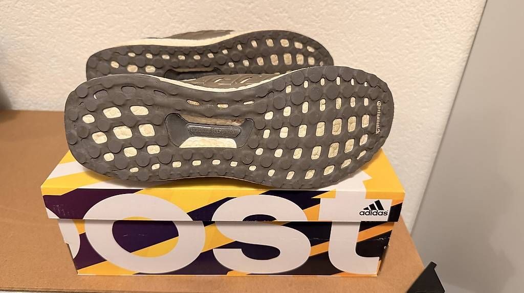 Adidas Scarpe da uomo: Adidas Ultra Boost EU 43 1/3 – Usato da Tägerig venduto da Coke_Zero 2
