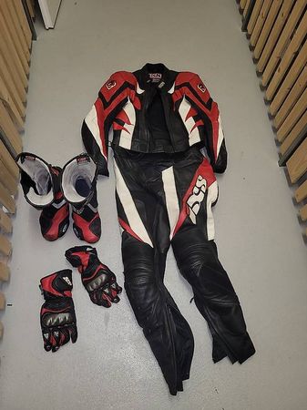 Lederkombi inkl. Schuhe und Handschuhe