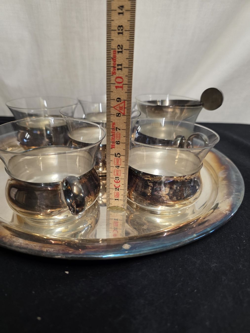 Geschirrsets: Vintage Tee-Service versilbert, mit Tablett und 6 Gläser – Gebraucht aus Wolfertswil von Antiko 1