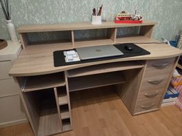 Schreibtisch mit Schubladen und Regal holzfarben