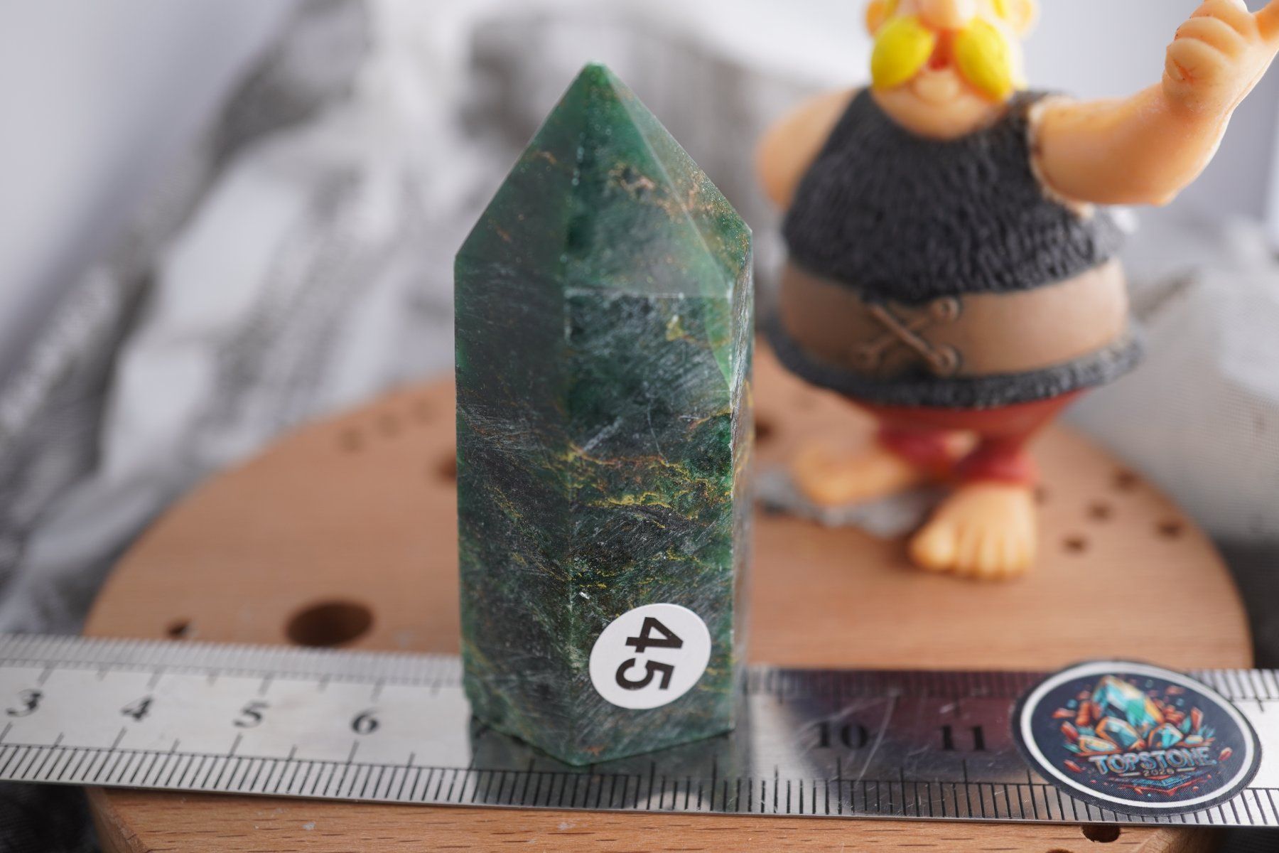 Minéraux & Lithothérapie: Smaragdit      Spitze        Spitze 56mm x 23mm – Neuf avec emballage d'origine à Eschenbach SG par topstone