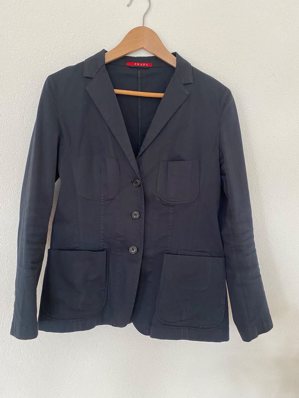 Prada Vestes: PRADA DAMEN JACKE SCHWARZ – D'occasion à Zürich par Fashionparade