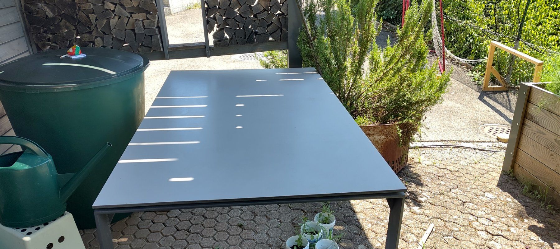 Tavoli: Stabiler Gartentisch Anthrazit / weiss 100 x 160 cm – Usato da Bülach venduto da Gilgenm 1