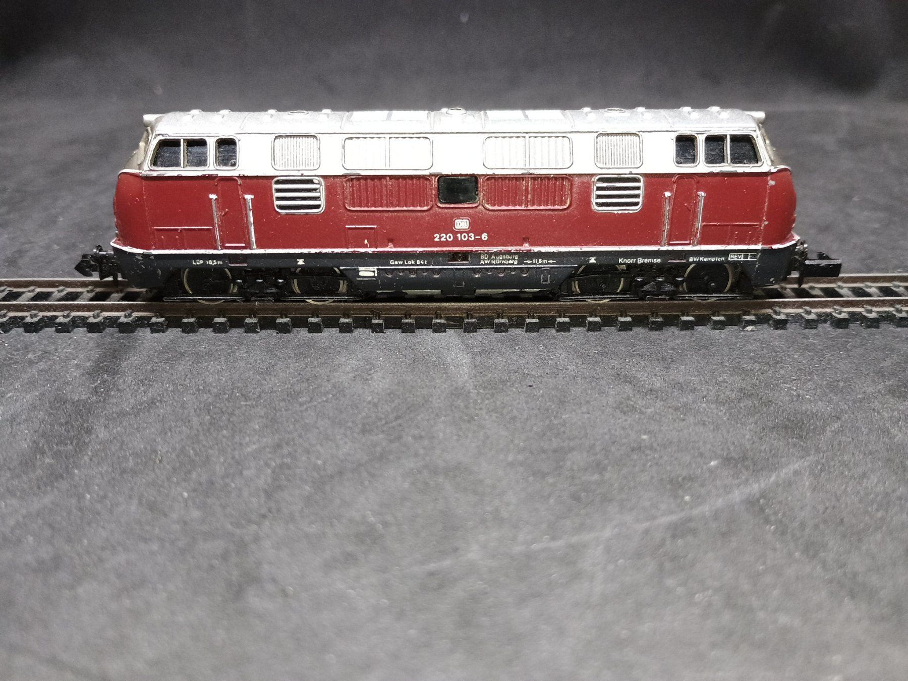 Arnold Modelleisenbahnen: Spur N BR220 DB – Gebraucht aus Bätterkinden von hob_6b8x 1