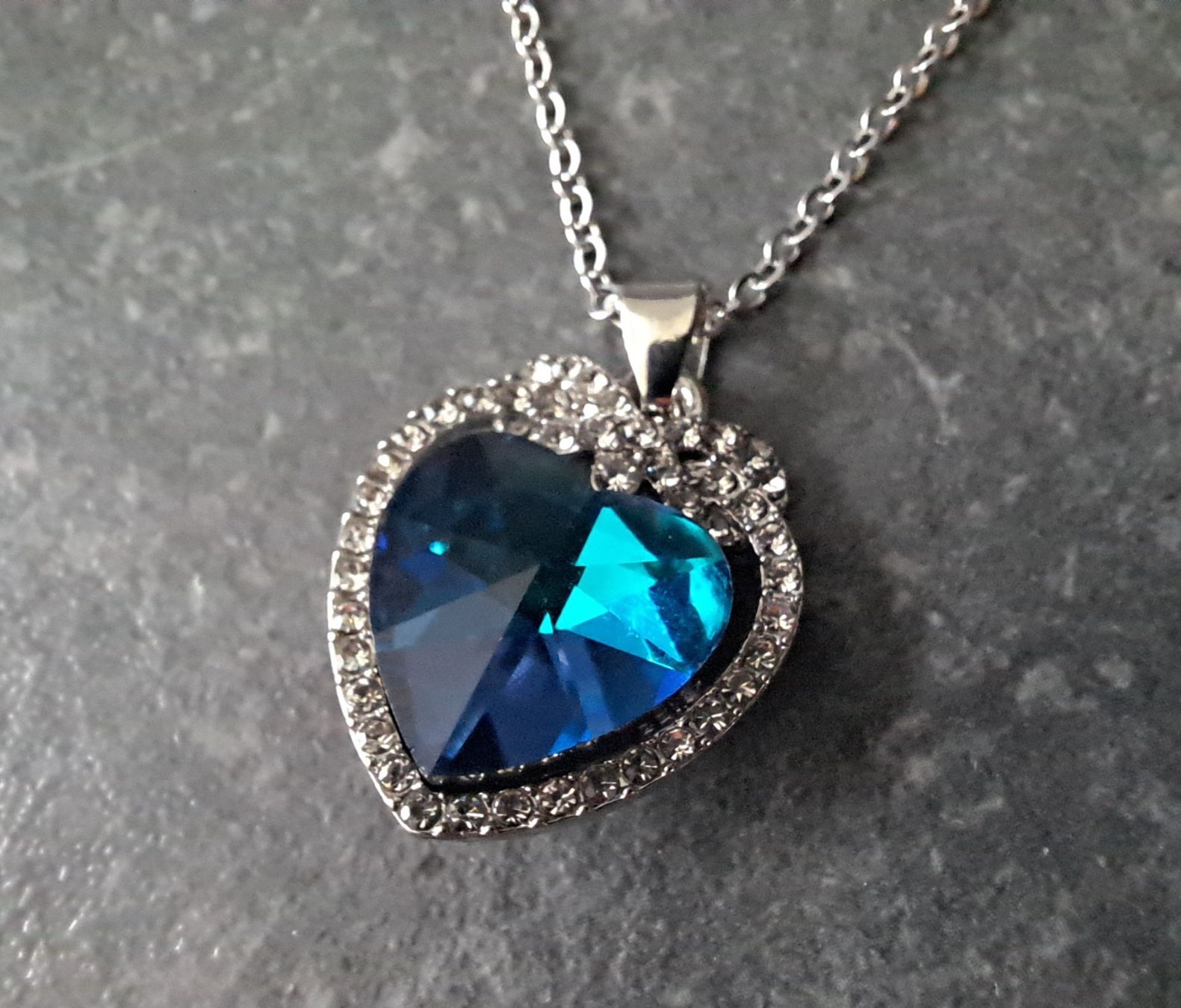 Catenine: Collier avec pendentif cœur – Nuovo e nell'imballaggio originale da St-Imier venduto da supernova21 2