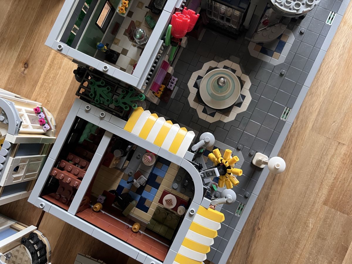 Lego Baukästen: Lego Creator Expert 10255 Assembly Square  – Gebraucht aus Bülach von chevelle77 4