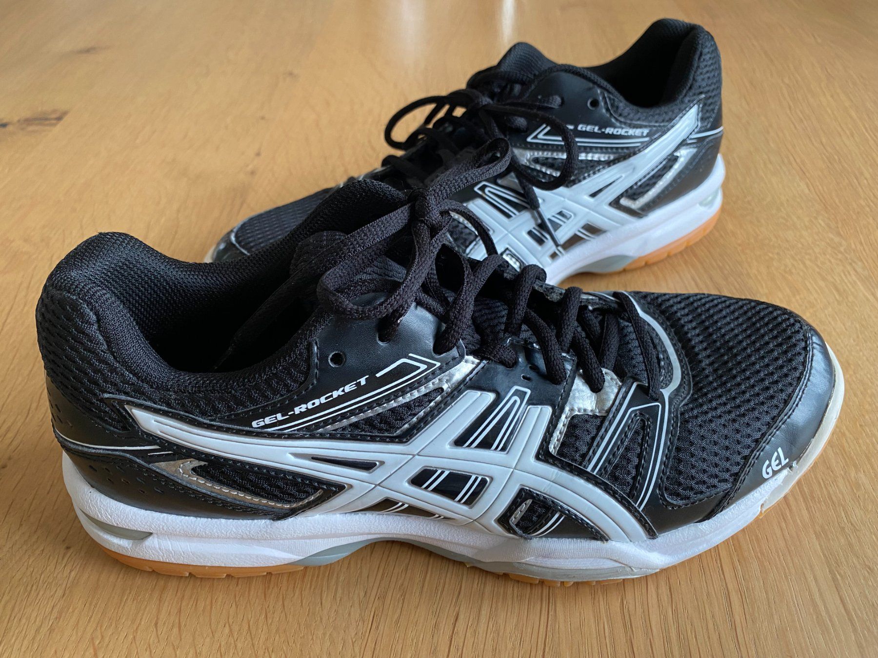 Asics Scarpe da donna: Hallenschuh Asics Gr. 40 – Usato da Theilingen venduto da Theilig1 4