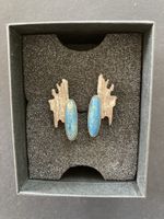 Ohrstecker silberfarben mit blauem Stein