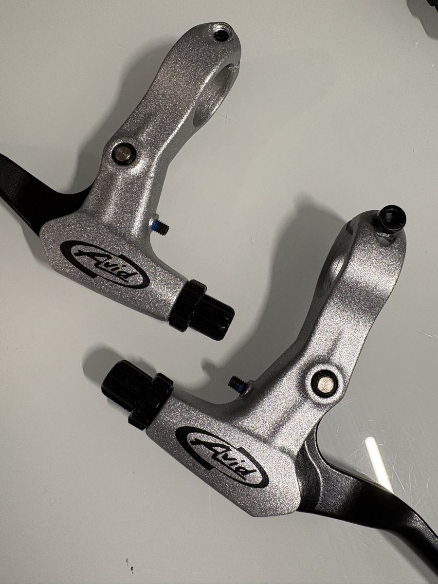 Avid Pezzi di ricambio: V-Brake Avid-Bremshebel – Usato da Giubiasco venduto da bulag