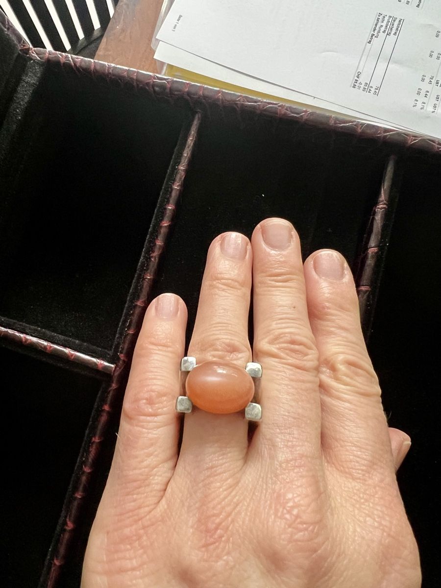 Ringe: 60er Jahre Ring, silber mit lachsfarbenem Stein – Gebraucht aus Wabern von La-Vitrine 2