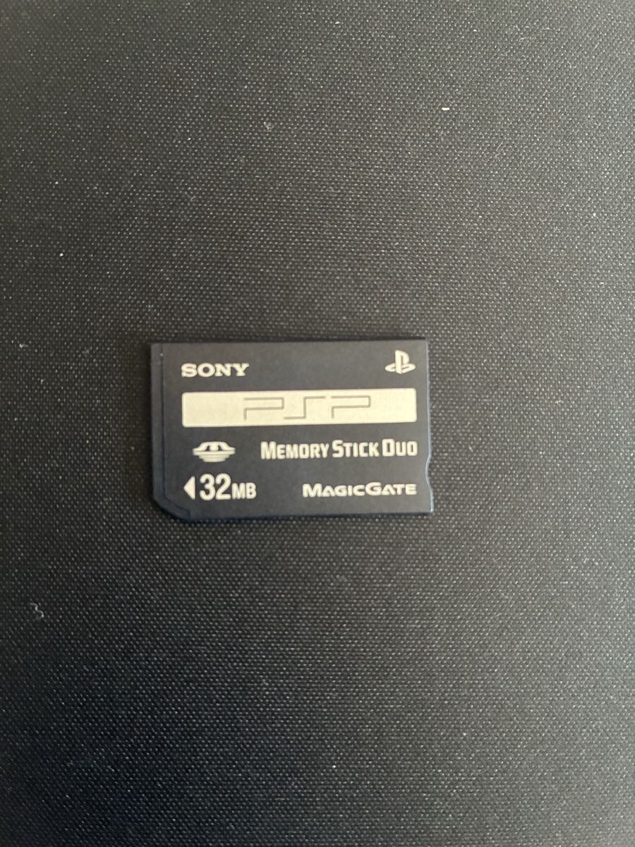 Cartes mémoire: Carte mémoire PSP MagicGate 32MB – D'occasion à Neyruz FR par Shcc17