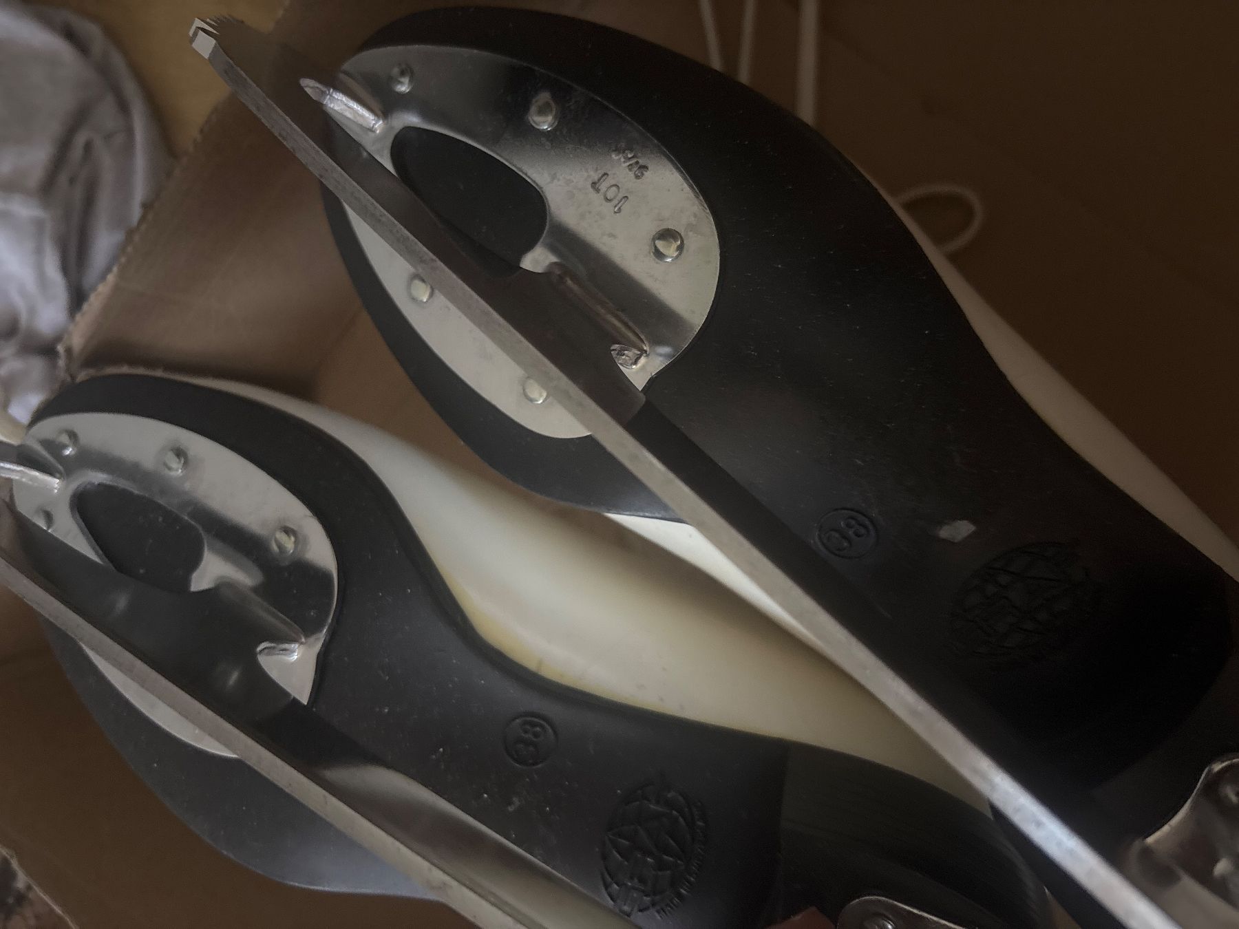 Graf Pattini da ghiaccio: Schlittschuhe – Usato da Selzach venduto da 20f_cg85 3