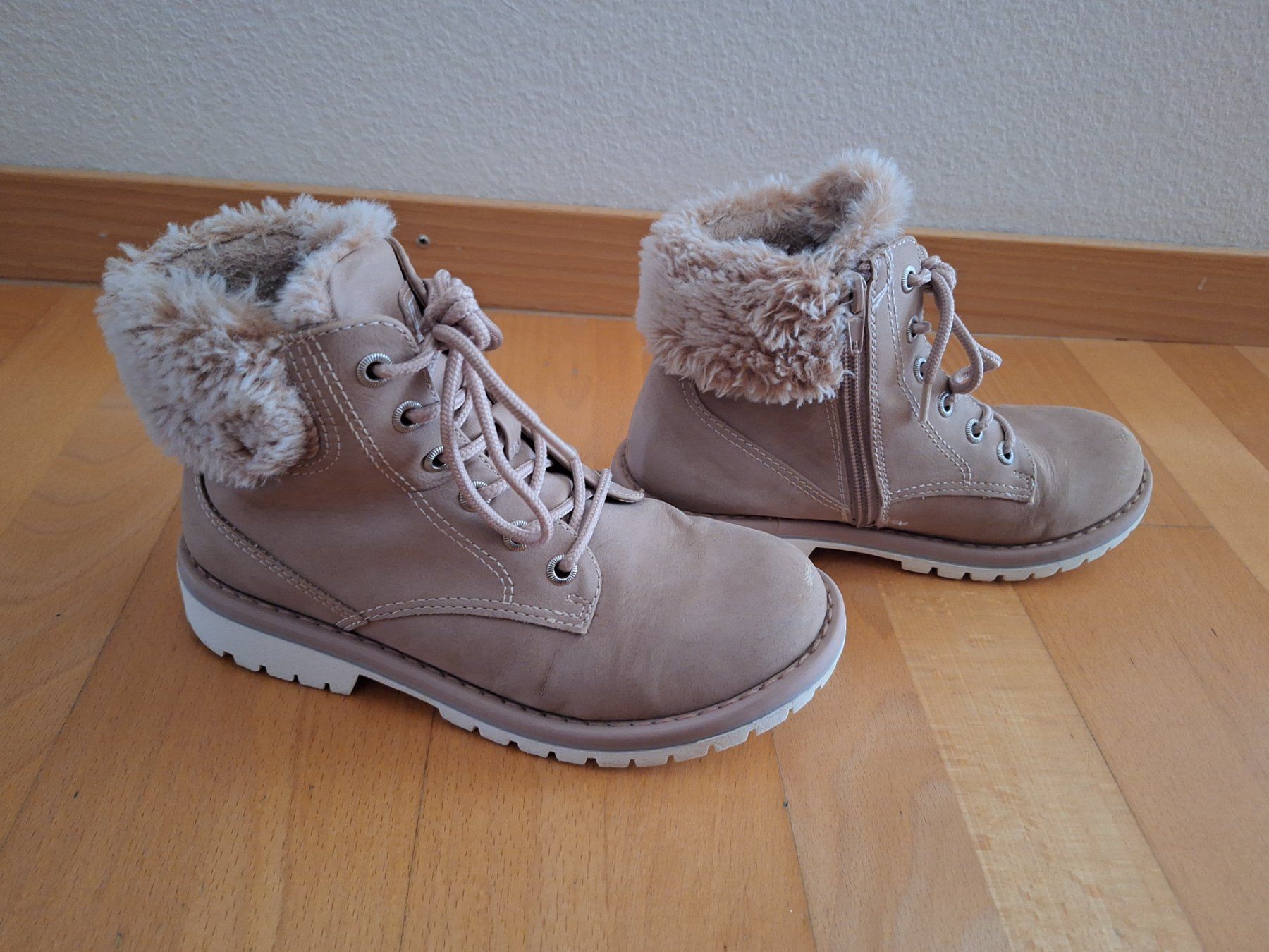 Scarpe per ragazze: Mädchen Winterschuhe Gr. 34 – Usato da Richterswil venduto da zsubaba86 3