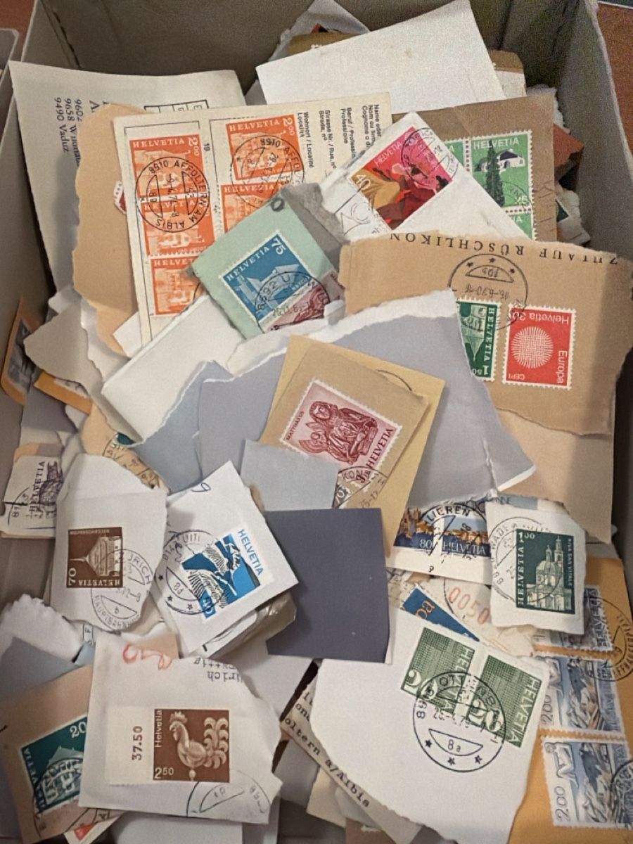 Tous les timbres: Briefmarken-Schachtel unsortiert  – D'occasion à Hildisrieden par reshofer03