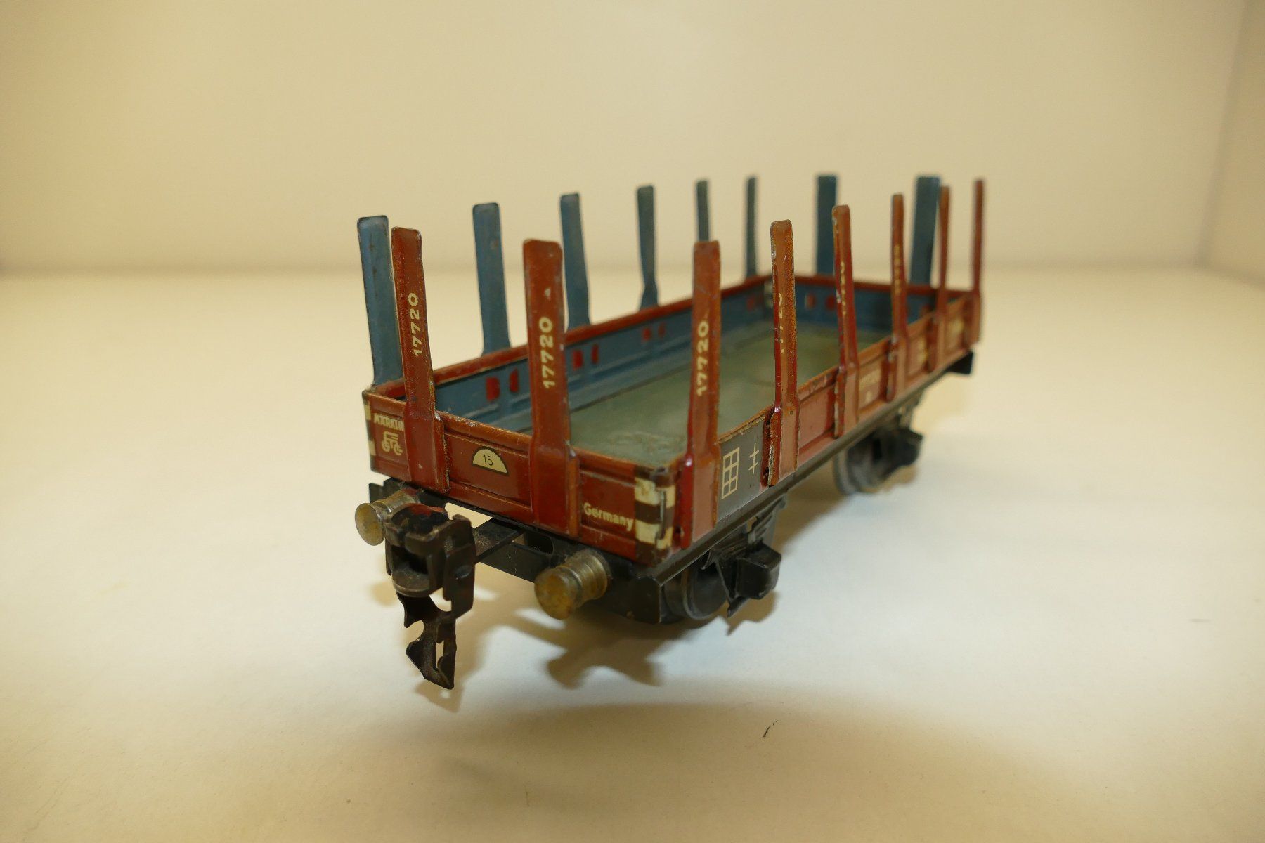 Märklin Modelleisenbahnen: Märklin 0: Rungenwagen – Gebraucht aus Niederhasli von rail-duerst 3