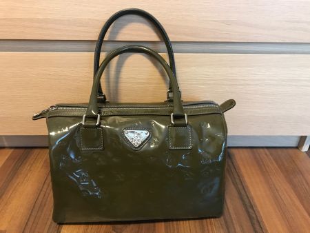 Maison Mollerus Handtasche Lack olivgrün (ursprünglich grau)
