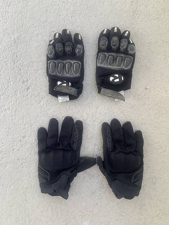 Guanti & manicotti: Mtb Handschuhe Carbonschutz Gr.M/L – Usato da Davos Dorf venduto da BenoitFichaux