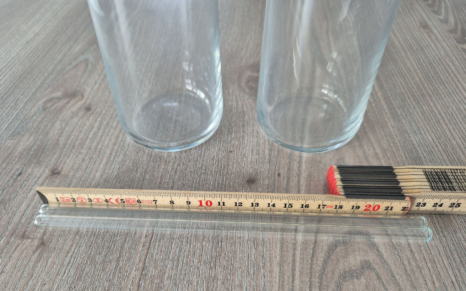 Caraffe: 2 Glaskaraffen+ Glasstrohhalm, Cocktailgläser, Glas, Karaffe – Nuovo (secondo la descrizione) da Seuzach venduto da Gugelchopf 3