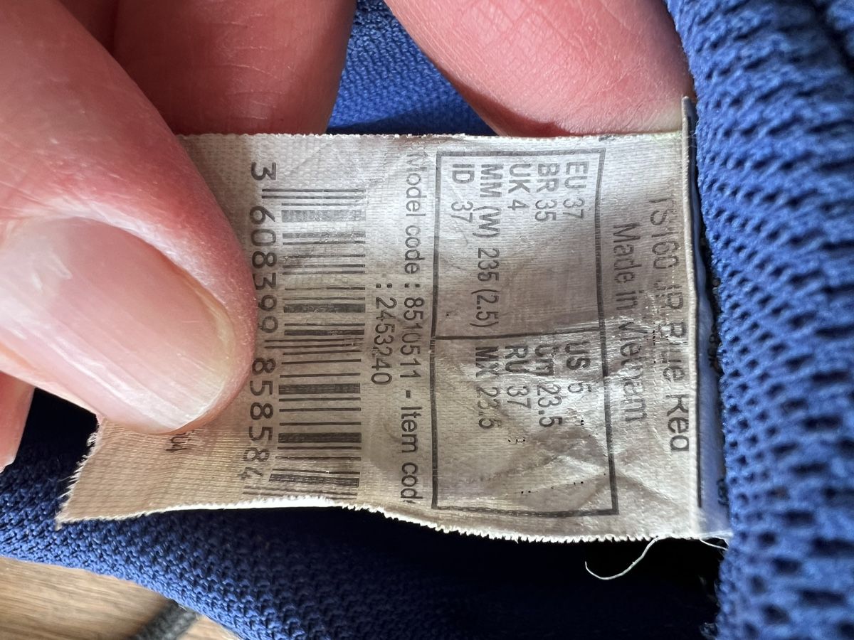 Scarpe per ragazzi: Kinder Tennis Schuhe Gr 37 – Usato da Uerikon venduto da Saffagirl 1