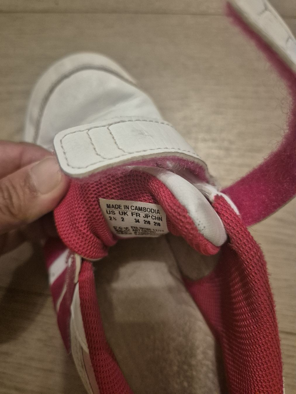 Adidas Chaussures filles: Turnschue Adidas Gr. 34 – D'occasion à Stansstad par Kyra014 2