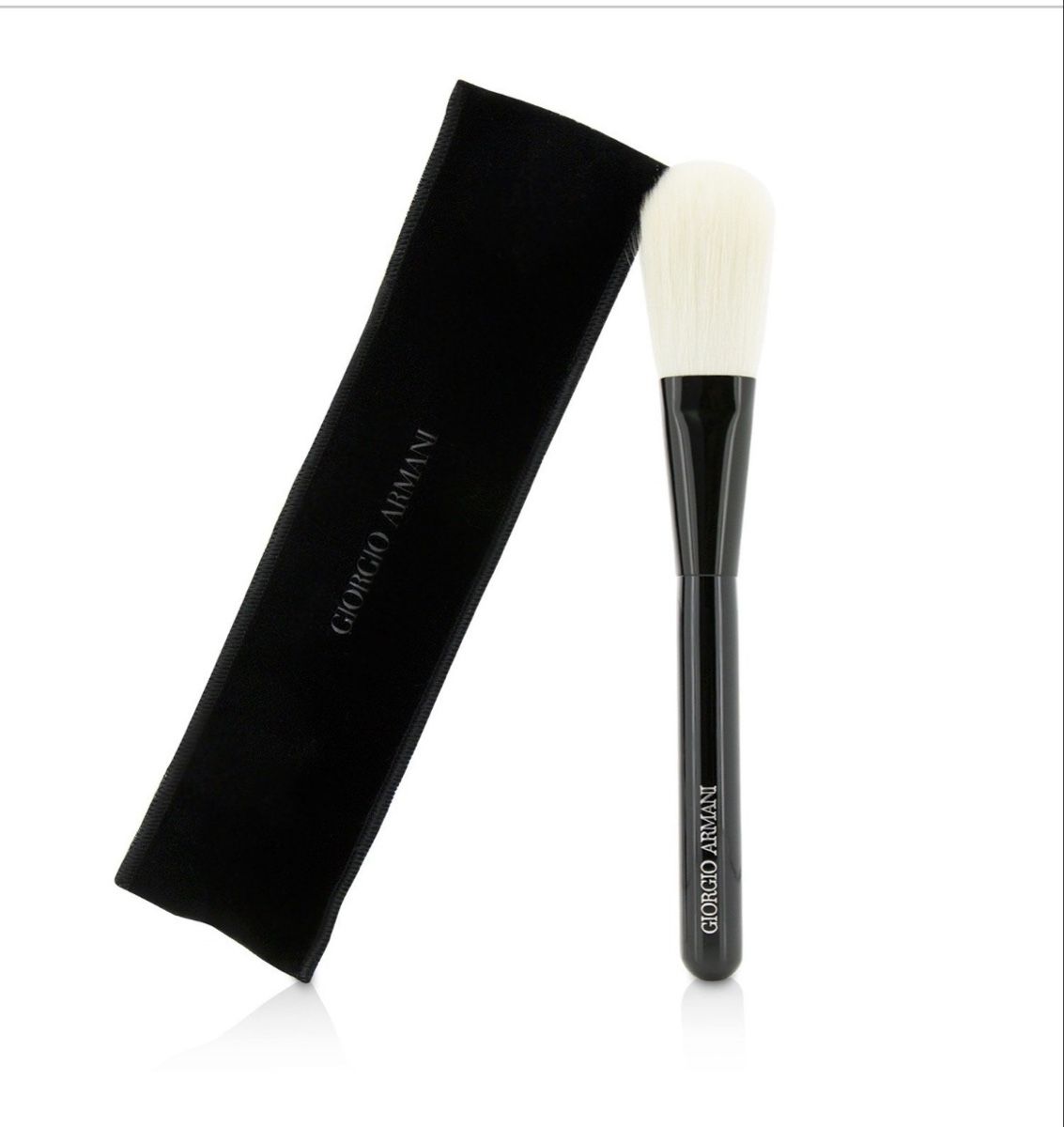 Armani Make-up: Giorgio Armani Maestro Brush #3 Blush Brush – Nuovo e nell'imballaggio originale da Hergiswil NW venduto da pol_9dl8 1