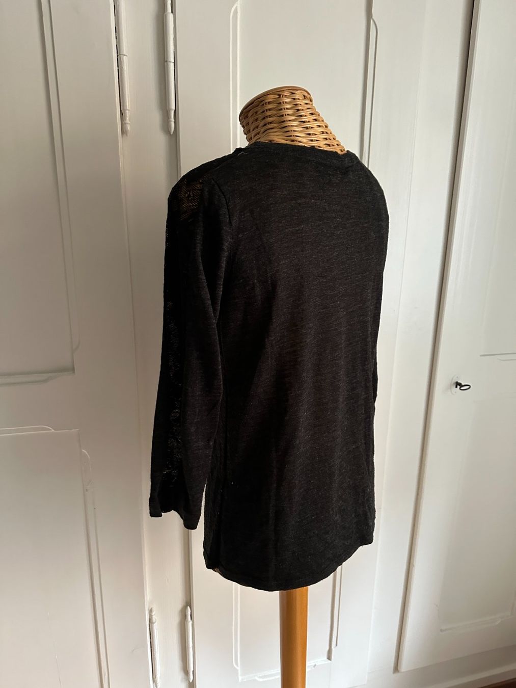 Zara T-shirt: ZARA - Oberteil schwarz mit Spitze S – Usato da Zürich venduto da Diazaio 2