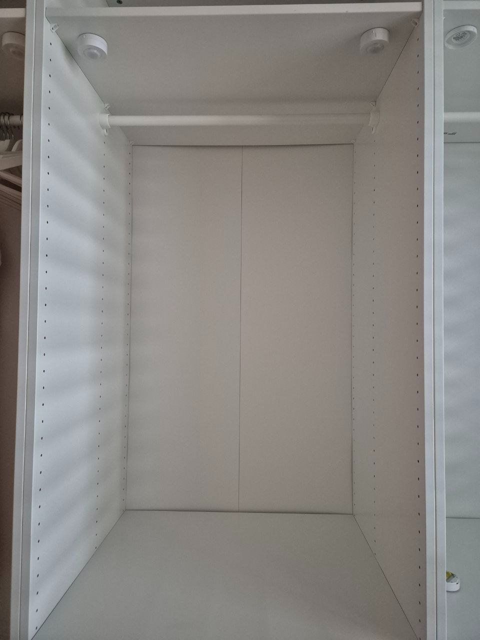 Armadi: Schrank Ikea ohne Türe, mit Lichtsystem – Usato da Zürich venduto da ste_s6bl 3