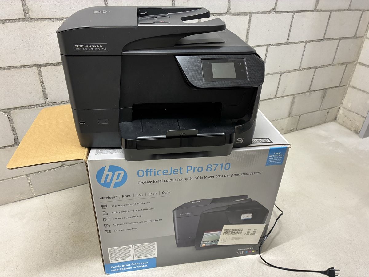 Hewlett Packard Stampanti: Original HP Drucker inkl. Ersatzkartuschen  – Usato da Jona venduto da Laminator