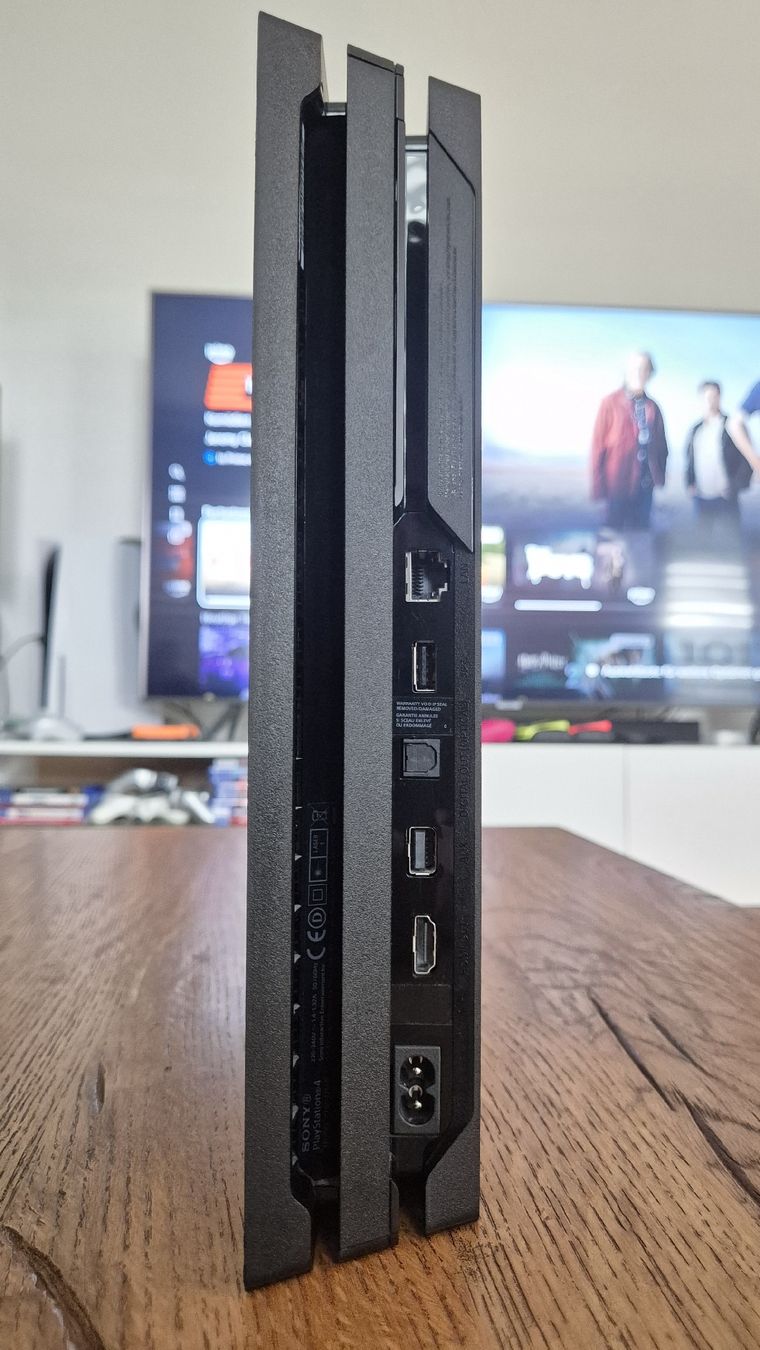 Sony Konsolen: Sony PS4 Pro 1TB CUH-7216B – Neu (gemäss Beschreibung) aus Au SG von KonsoleWerk 6