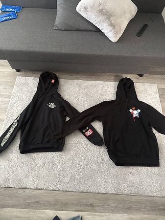 2 Grenzgäenger Pullis Limited Edition