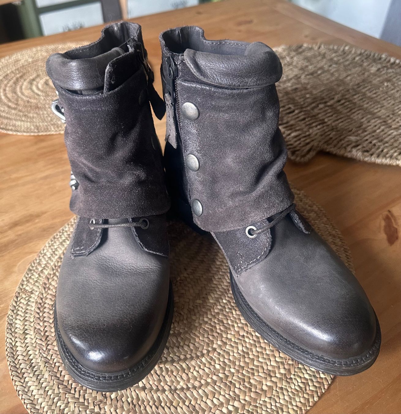 Scarpe da donna: Stylische Lederboots von Best Gr. 37 – Usato da Muri AG venduto da Shoshana5 1