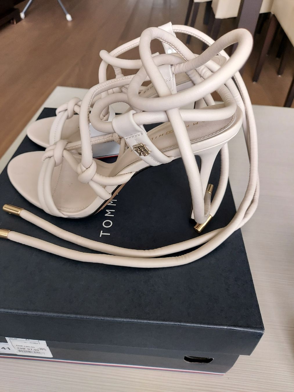 Tommy Hilfiger Scarpe da donna: Sandali nuovi Tommy Hilfiger 41 – Nuovo (secondo la descrizione) da tenero venduto da Mam74