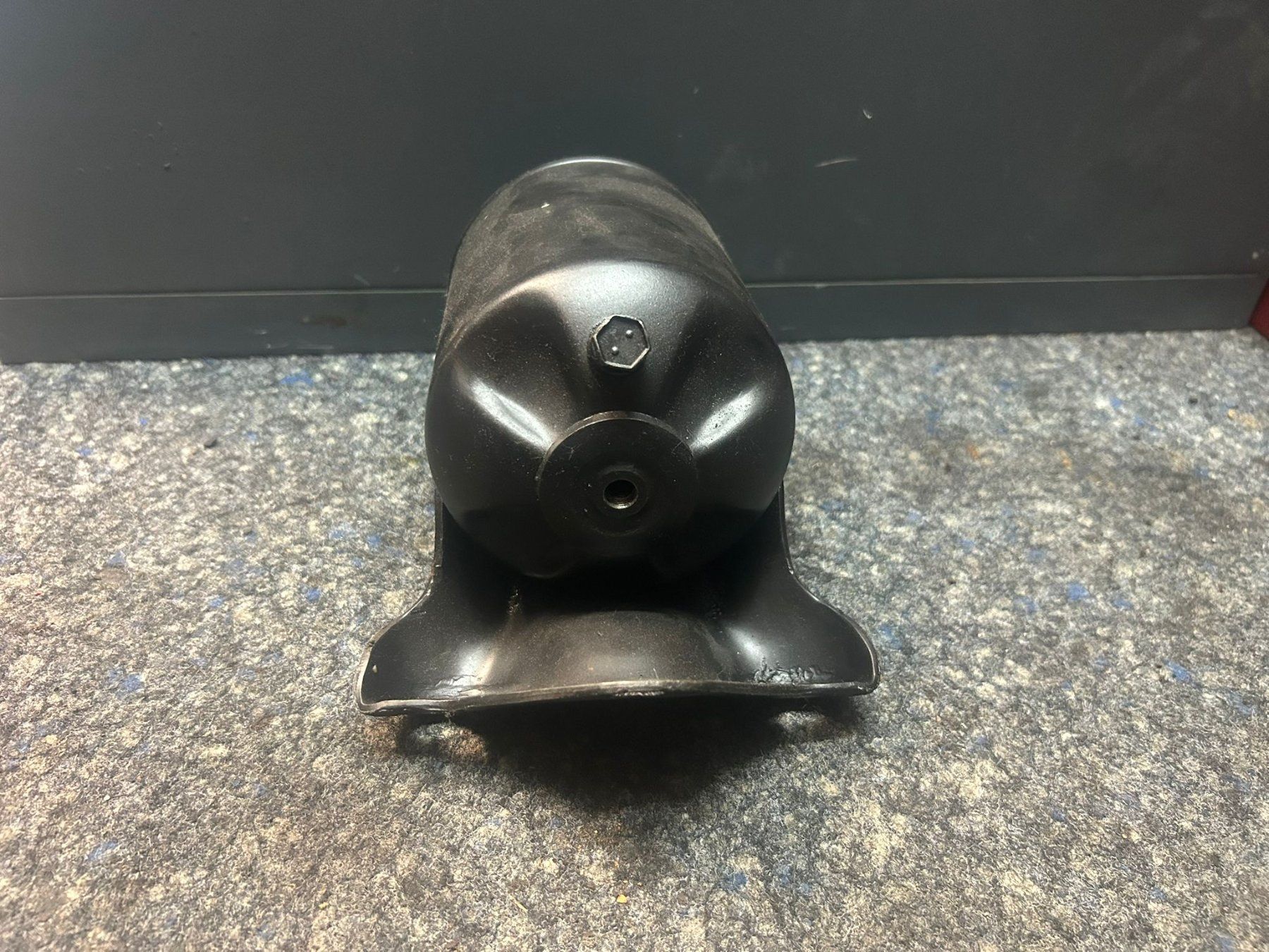 Ford Tutti pezzi di ricambio auto: Occ. Ölfilter Gehäuse Ford V8 Flathead – Usato da Niederdorf venduto da St170 1