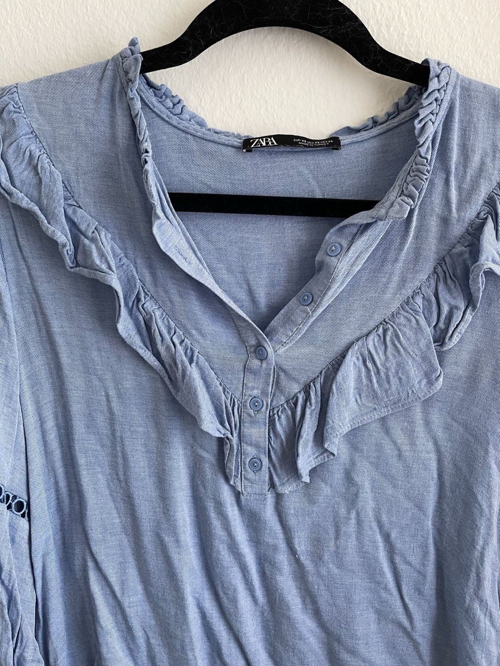 Zara Camicette: Zara hellblaue Bluse Gr XS Langarm – Usato da Bassersdorf venduto da Sandy456 1