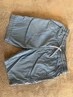 Kurze Hose hellblau 110