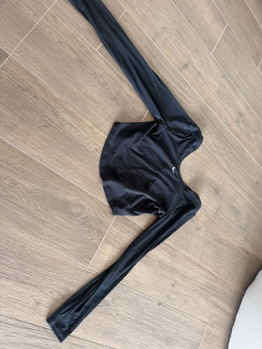 Nike Top: Nike cropped top – Usato da Zürich venduto da Bellinka23